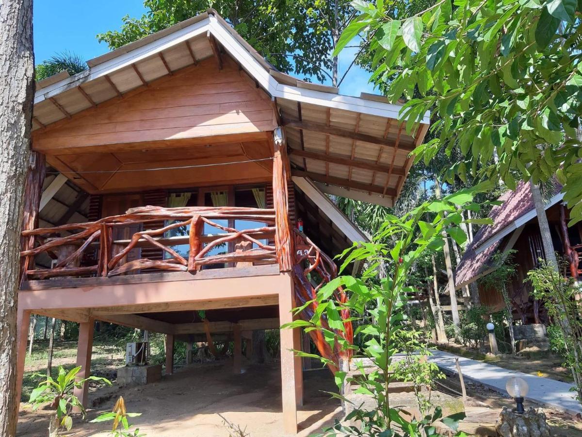 Activities Resort Ko Yao Yai Exterior photo